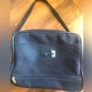 Travel bag medium Delsey name brand nice !!!